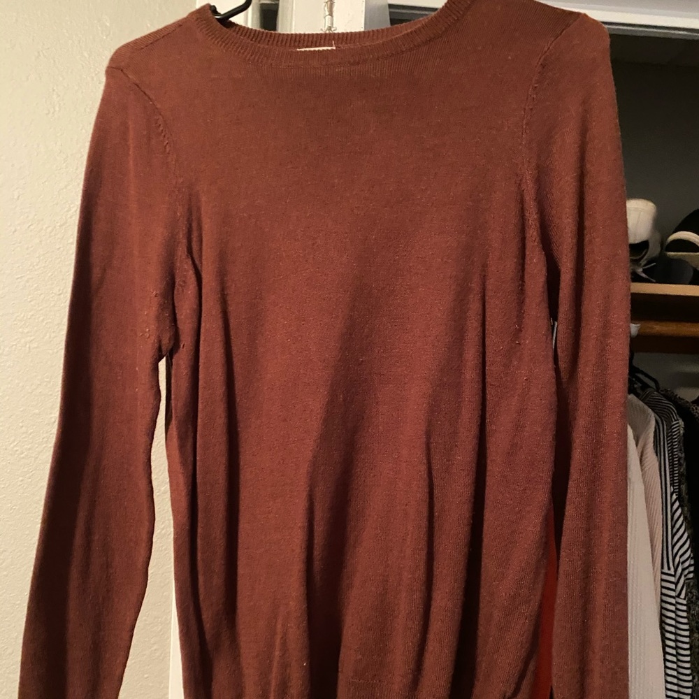 Maroon sweater